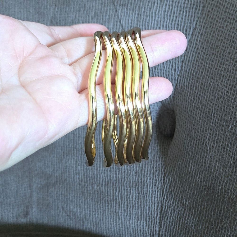House🏠 of Harlow 1960 Set of Six6️⃣, Thin, Wavy🌊, Gold💛 Bangle Bracelets - Picture 9 of 15